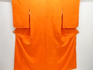 雪輪に草花模様織り出し色無地着物